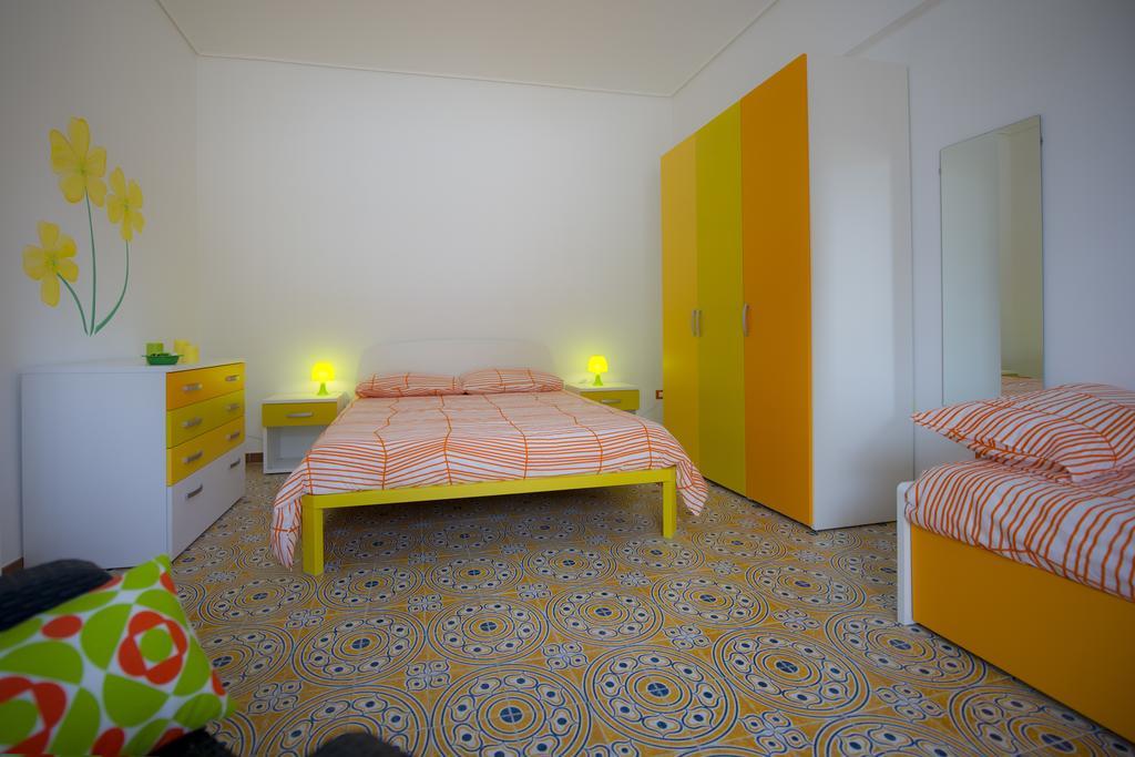 B&B Fiori Gialli Caucana サンタ・クローチェ・カメリーナ 部屋 写真
