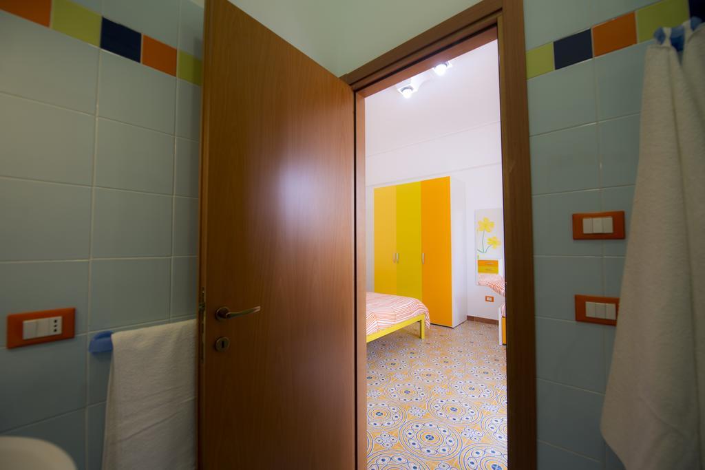 B&B Fiori Gialli Caucana サンタ・クローチェ・カメリーナ 部屋 写真
