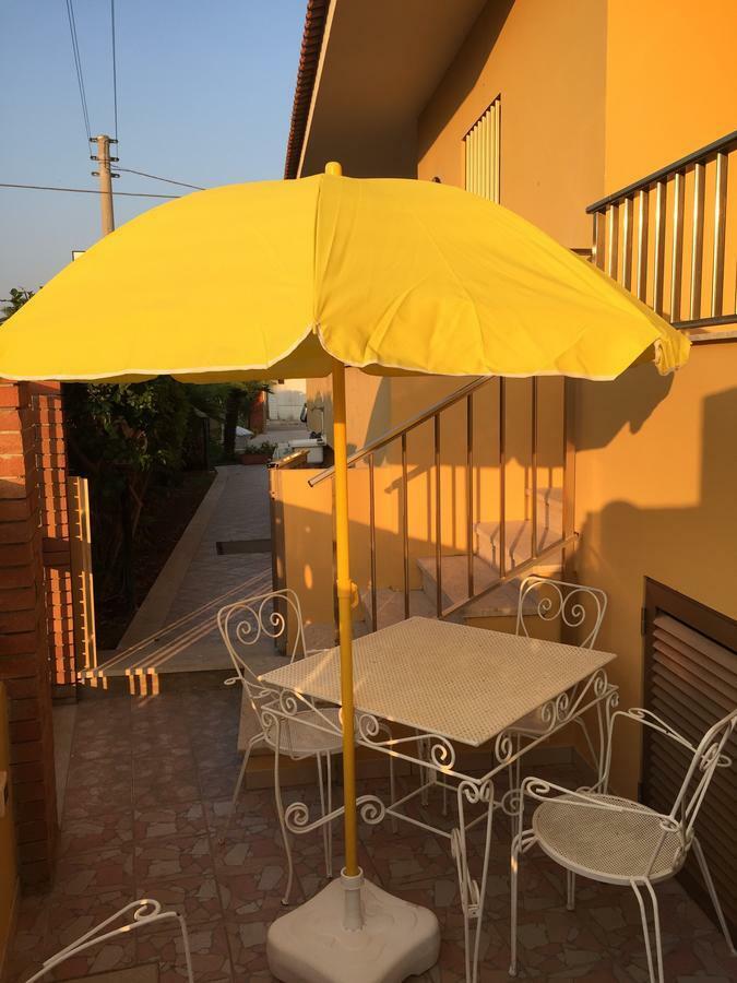 B&B Fiori Gialli Caucana サンタ・クローチェ・カメリーナ 部屋 写真